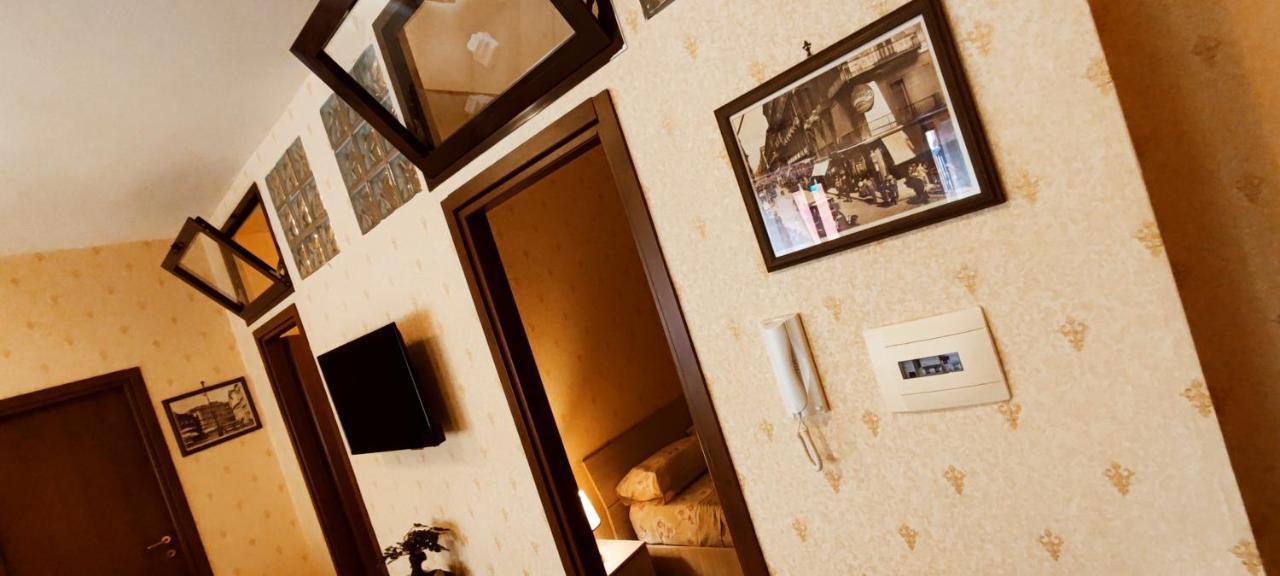 נאפולי Casa Vacanza Dinastia Borbone - Centro Storico מראה חיצוני תמונה